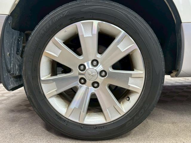 デリカＤ：５ Ｇ　パワーパッケージ　（禁煙車）（４ＷＤ）（８人乗り）（両側パワースライドドア）（純正ナビ）（フリップダウンモニター）（クルーズコントロール）（ビルトインＥＴＣ）（パドルシフト）（サイド＆バックカメラ）（純正１８ＡＷ）（30枚目）