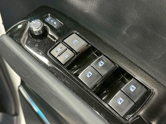 アルファードハイブリッド ＳＲ　トヨタセーフティーセンス（禁煙車）（黒半革）（４ＷＤ）（両側パワースライドドア）（後席モニター）（純正ナビ）（ＥＴＣ）（パワーシート）（シートメモリー）（クリアランスソナー）（純正１７インチＡＷ）（46枚目）