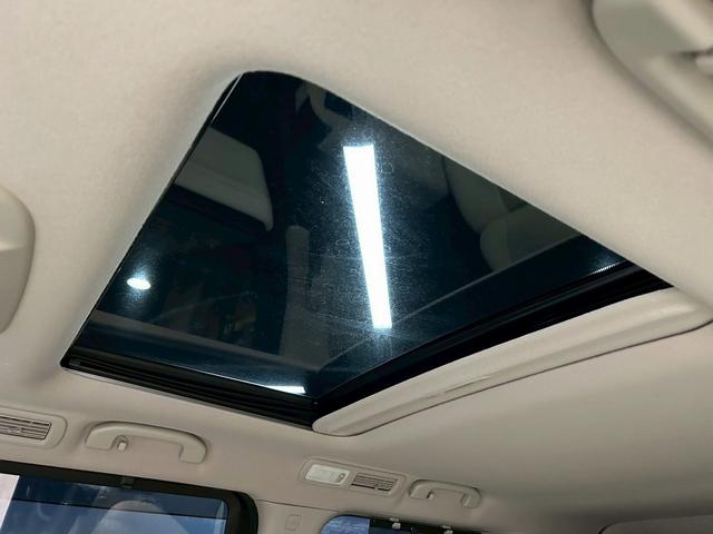 エルグランド ＶＩＰ　（禁煙車）（後期型）（ＶＩＰ）（４人乗り）（両側電動スライドドア）（サンルーフ）（後席モニター）（メーカーナビ）（全方位カメラ）（エマージェンシーブレーキ）（ＢＯＳＥオーディオ）（純正１８インチＡＷ）（6枚目）