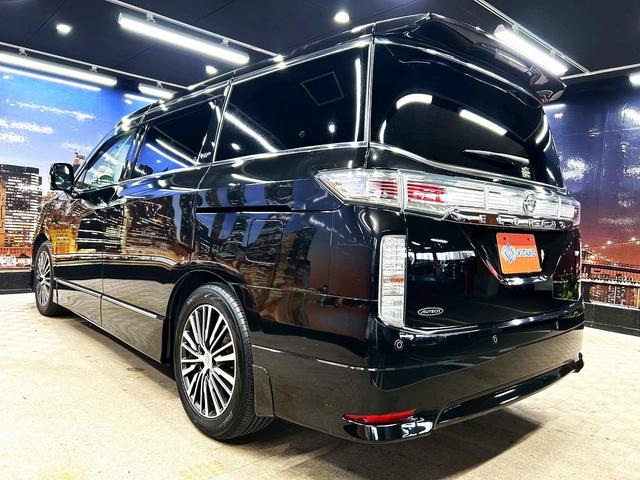 エルグランド ＶＩＰ　（禁煙車）（後期型）（ＶＩＰ）（４人乗り）（両側電動スライドドア）（サンルーフ）（後席モニター）（メーカーナビ）（全方位カメラ）（エマージェンシーブレーキ）（ＢＯＳＥオーディオ）（純正１８インチＡＷ）（32枚目）