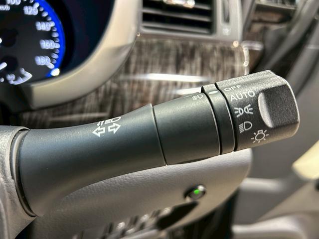 エルグランド ＶＩＰ　（禁煙車）（後期型）（ＶＩＰ）（４人乗り）（両側電動スライドドア）（サンルーフ）（後席モニター）（メーカーナビ）（全方位カメラ）（エマージェンシーブレーキ）（ＢＯＳＥオーディオ）（純正１８インチＡＷ）（34枚目）