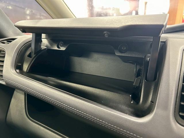 セレナ ハイウェイスターＶ　（禁煙車）（後期型）（エマージェンシーブレーキ）（両側パワースライドドア）（メーカーＳＤナビ）（プロパイロット）（全周囲カメラ）（レーダークルーズ）（クリアランスソナー）（ＥＴＣ）（純正１６インチＡＷ（46枚目）