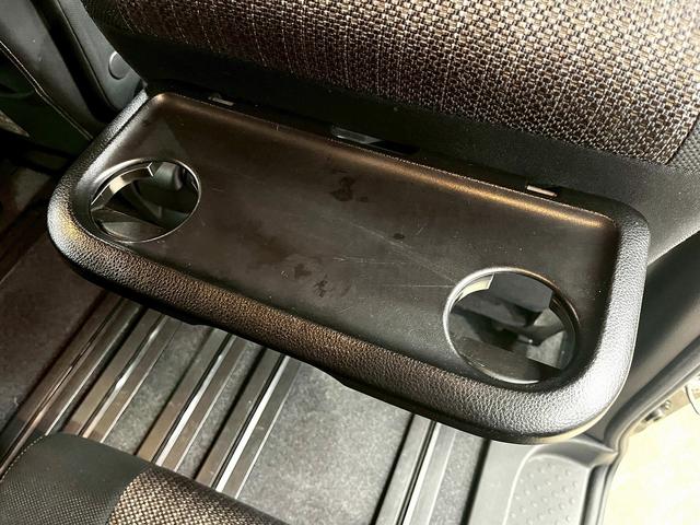 セレナ ハイウェイスター　Ｓ－ハイブリッド　（後期型）（両側スライド）（純正ＳＤナビ）（ＬＥＤヘッドライト）（パワースライドドア）（ビルトインＥＴＣ）（エマージェンシーブレーキ）（レーンアシスト）（ウォークスルー）（フルセグＴＶ）（純正１６ＡＷ（27枚目）