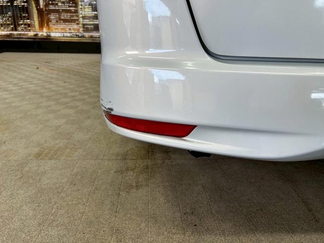 セレナ ハイウェイスター　Ｓ－ハイブリッド　（禁煙車）（両側パワースライドドア）（社外ＳＤナビ）（クルーズコントロール）（ＥＴＣ）（ウォークスルー）（オートライト）（フルセグＴＶ）（スマートキー）（Ｂｌｕｅｔｏｏｔｈ）（純正１６インチＡＷ）（40枚目）