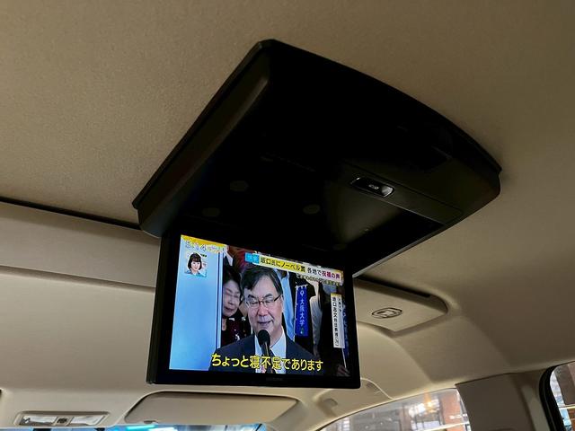 デリカD:5 G パワーパッケージ (禁煙車)(ワンオーナー)(両側パワースライド)(ケンウッドナビ)(アルパインフリップダウンモニター)(バックカメラ)(クルーズコントロール)(ビルトインETC)(HIDヘッド)(純正16インチAW)(8枚目)