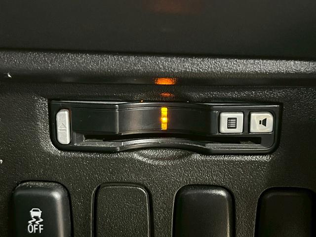デリカD:5 G パワーパッケージ (禁煙車)(ワンオーナー)(両側パワースライド)(ケンウッドナビ)(アルパインフリップダウンモニター)(バックカメラ)(クルーズコントロール)(ビルトインETC)(HIDヘッド)(純正16インチAW)(11枚目)