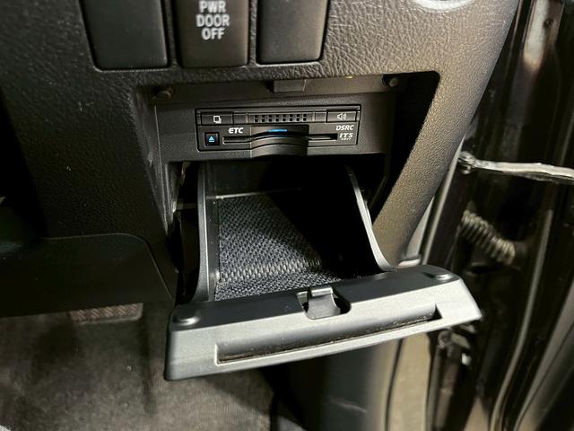 アルファードハイブリッド ＳＲ　（禁煙車）（４ＷＤ）（黒ハーフレザーシート）（両側パワースライド）（純正ナビ）（後席モニター）（クルーズコントロール）（ビルトインＥＴＣ）（パワーシート）（シートメモリー）（純正１７インチＡＷ）（41枚目）