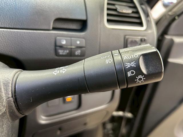 セレナ ハイウェイスター Vセレ+セーフティ SHV Aセフ (後期型)(両側パワースライド)(純正HDDナビ)(クルーズコントロール)(エマージェンシーブレーキ)(LEDヘッドライト)(ETC)(フルセグTV)(スマートキー&プッシュスタート)(純正16AW)(42枚目)