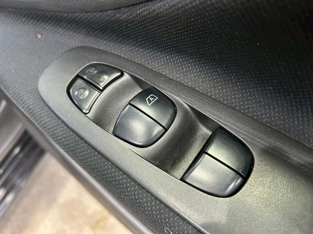 セレナ ハイウェイスター Vセレ+セーフティ SHV Aセフ (後期型)(両側パワースライド)(純正HDDナビ)(クルーズコントロール)(エマージェンシーブレーキ)(LEDヘッドライト)(ETC)(フルセグTV)(スマートキー&プッシュスタート)(純正16AW)(48枚目)