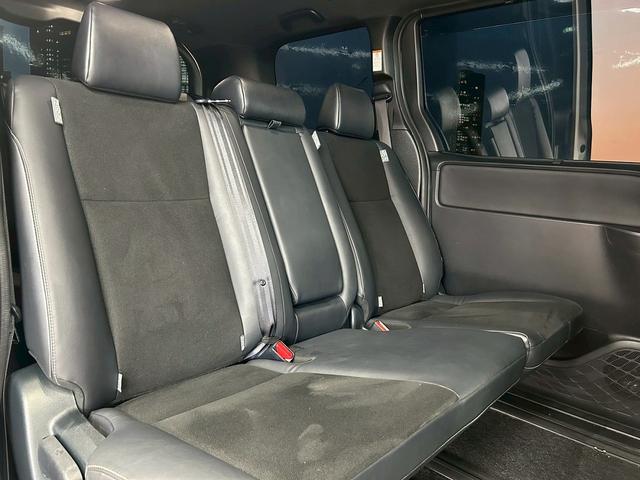 ノア Ｓｉ　ダブルバイビー　（禁煙車）（後期型）（８人乗り）（黒半革シート）（両側パワスラ）（純正ＳＤナビ）（バックカメラ）（クルコン）（プリクラッシュセーフティ）（クリアランスソナー）（ビルトインＥＴＣ）（純正１８インチＡＷ）（21枚目）