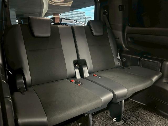 ノア Ｓｉ　ダブルバイビー　（禁煙車）（後期型）（８人乗り）（黒半革シート）（両側パワスラ）（純正ＳＤナビ）（バックカメラ）（クルコン）（プリクラッシュセーフティ）（クリアランスソナー）（ビルトインＥＴＣ）（純正１８インチＡＷ）（22枚目）