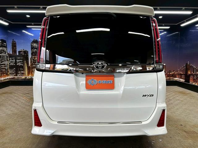 ノア Ｓｉ　ダブルバイビー　（禁煙車）（後期型）（８人乗り）（黒半革シート）（両側パワスラ）（純正ＳＤナビ）（バックカメラ）（クルコン）（プリクラッシュセーフティ）（クリアランスソナー）（ビルトインＥＴＣ）（純正１８インチＡＷ）（26枚目）