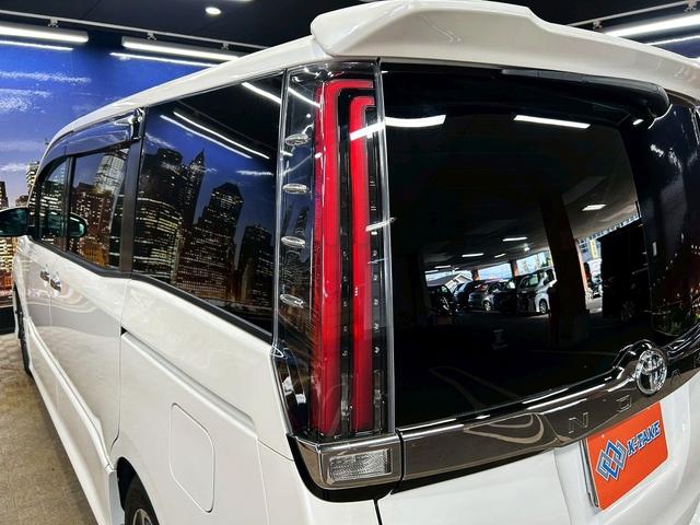 ノア Ｓｉ　ダブルバイビー　（禁煙車）（後期型）（８人乗り）（黒半革シート）（両側パワスラ）（純正ＳＤナビ）（バックカメラ）（クルコン）（プリクラッシュセーフティ）（クリアランスソナー）（ビルトインＥＴＣ）（純正１８インチＡＷ）（29枚目）