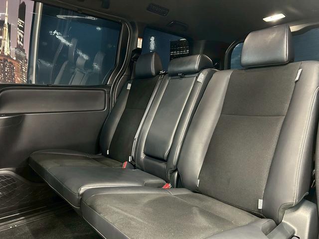 ノア Ｓｉ　ダブルバイビー　（禁煙車）（後期型）（８人乗り）（黒半革シート）（両側パワスラ）（純正ＳＤナビ）（バックカメラ）（クルコン）（プリクラッシュセーフティ）（クリアランスソナー）（ビルトインＥＴＣ）（純正１８インチＡＷ）（33枚目）