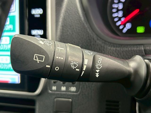 ノア Ｓｉ　ダブルバイビー　（禁煙車）（後期型）（８人乗り）（黒半革シート）（両側パワスラ）（純正ＳＤナビ）（バックカメラ）（クルコン）（プリクラッシュセーフティ）（クリアランスソナー）（ビルトインＥＴＣ）（純正１８インチＡＷ）（41枚目）