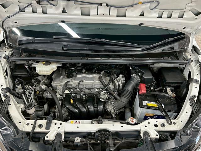 ノア Ｓｉ　ダブルバイビー　（禁煙車）（後期型）（８人乗り）（黒半革シート）（両側パワスラ）（純正ＳＤナビ）（バックカメラ）（クルコン）（プリクラッシュセーフティ）（クリアランスソナー）（ビルトインＥＴＣ）（純正１８インチＡＷ）（49枚目）
