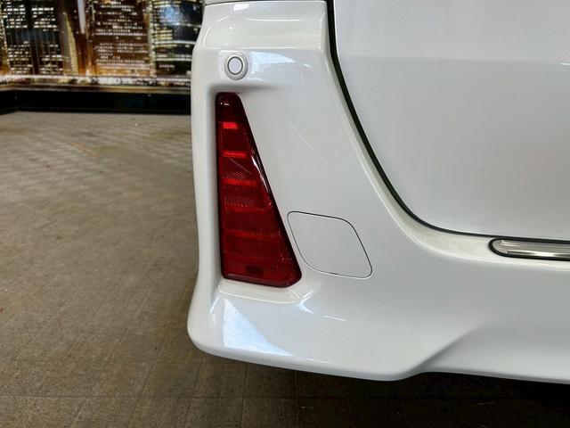ノア Ｓｉ　ダブルバイビー　（禁煙車）（後期型）（８人乗り）（黒半革シート）（両側パワスラ）（純正ＳＤナビ）（バックカメラ）（クルコン）（プリクラッシュセーフティ）（クリアランスソナー）（ビルトインＥＴＣ）（純正１８インチＡＷ）（51枚目）