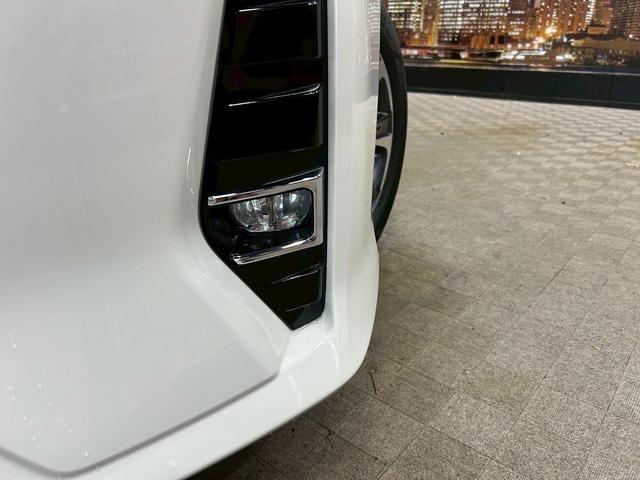 ノア Ｓｉ　ダブルバイビー　（禁煙車）（後期型）（８人乗り）（黒半革シート）（両側パワスラ）（純正ＳＤナビ）（バックカメラ）（クルコン）（プリクラッシュセーフティ）（クリアランスソナー）（ビルトインＥＴＣ）（純正１８インチＡＷ）（52枚目）