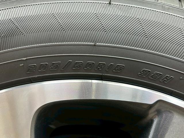 ノア Ｓｉ　ダブルバイビー　（禁煙車）（後期型）（８人乗り）（黒半革シート）（両側パワスラ）（純正ＳＤナビ）（バックカメラ）（クルコン）（プリクラッシュセーフティ）（クリアランスソナー）（ビルトインＥＴＣ）（純正１８インチＡＷ）（58枚目）