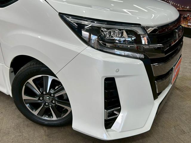 ノア Ｓｉ　ダブルバイビー　（禁煙車）（後期型）（８人乗り）（黒半革シート）（両側パワスラ）（純正ＳＤナビ）（バックカメラ）（クルコン）（プリクラッシュセーフティ）（クリアランスソナー）（ビルトインＥＴＣ）（純正１８インチＡＷ）（61枚目）