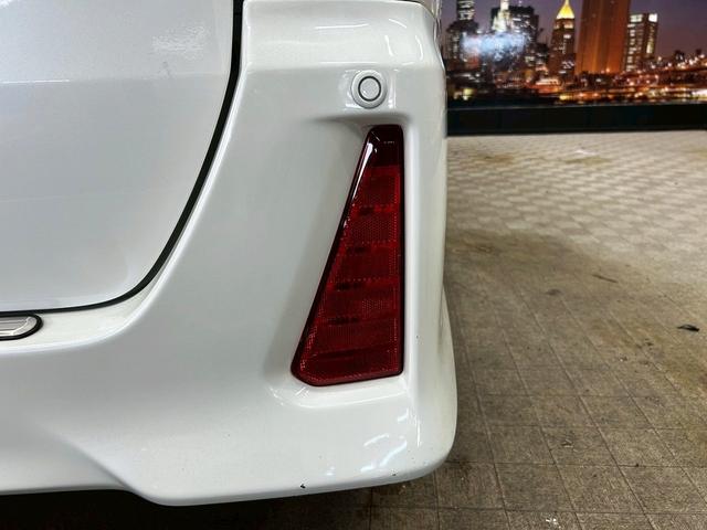 ノア Ｓｉ　ダブルバイビー　（禁煙車）（後期型）（８人乗り）（黒半革シート）（両側パワスラ）（純正ＳＤナビ）（バックカメラ）（クルコン）（プリクラッシュセーフティ）（クリアランスソナー）（ビルトインＥＴＣ）（純正１８インチＡＷ）（63枚目）