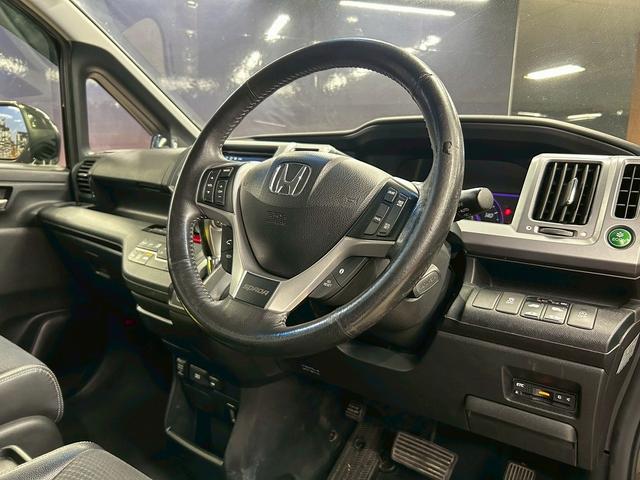 ステップワゴンスパーダ Ｚ　クールスピリット　（禁煙車）（後期型）（両側パワースライド）（黒ハーフレザーシート）（社外ナビ）（クルーズコントロール）（ビルトインＥＴＣ）（アイドリングストップ）（Ｂｌｕｅｔｏｏｔｈ接続）（純正１７インチＡＷ）（39枚目）