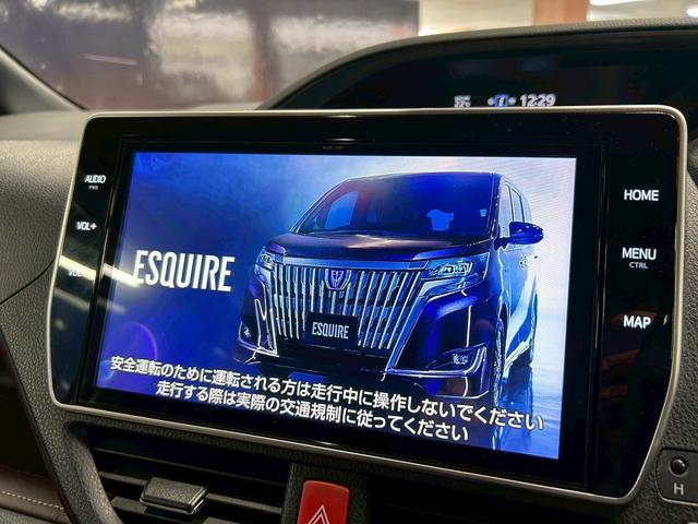 エスクァイア Ｇｉ　プレミアムパッケージ　トヨタセーフティセンス（禁煙車）（後期型）（黒半革シート）（純正フリップダウン）（両側パワースライド）（純正ＳＤナビ）（コーナーセンサー）（シートヒーター）（ビルトインＥＴＣ）（純正１５インチＡＷ）（6枚目）