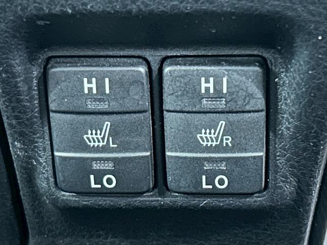 エスクァイア Ｇｉ　プレミアムパッケージ　トヨタセーフティセンス（禁煙車）（後期型）（黒半革シート）（純正フリップダウン）（両側パワースライド）（純正ＳＤナビ）（コーナーセンサー）（シートヒーター）（ビルトインＥＴＣ）（純正１５インチＡＷ）（15枚目）