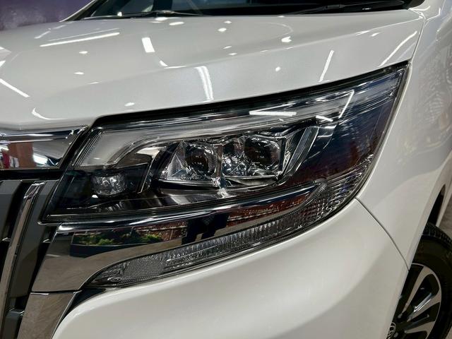 エスクァイア Ｇｉ　プレミアムパッケージ　トヨタセーフティセンス（禁煙車）（後期型）（黒半革シート）（純正フリップダウン）（両側パワースライド）（純正ＳＤナビ）（コーナーセンサー）（シートヒーター）（ビルトインＥＴＣ）（純正１５インチＡＷ）（19枚目）