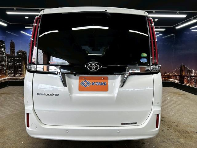 エスクァイア Ｇｉ　プレミアムパッケージ　トヨタセーフティセンス（禁煙車）（後期型）（黒半革シート）（純正フリップダウン）（両側パワースライド）（純正ＳＤナビ）（コーナーセンサー）（シートヒーター）（ビルトインＥＴＣ）（純正１５インチＡＷ）（28枚目）