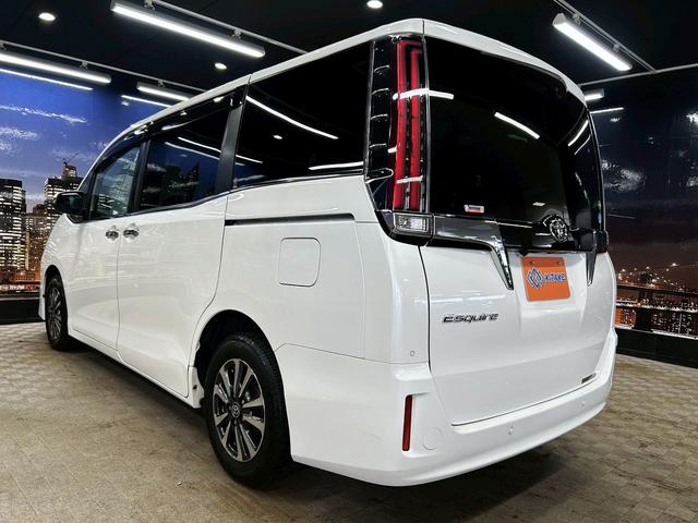 エスクァイア Ｇｉ　プレミアムパッケージ　トヨタセーフティセンス（禁煙車）（後期型）（黒半革シート）（純正フリップダウン）（両側パワースライド）（純正ＳＤナビ）（コーナーセンサー）（シートヒーター）（ビルトインＥＴＣ）（純正１５インチＡＷ）（29枚目）