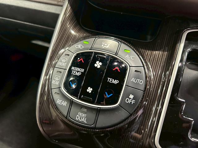 エスクァイア Ｇｉ　プレミアムパッケージ　トヨタセーフティセンス（禁煙車）（後期型）（黒半革シート）（純正フリップダウン）（両側パワースライド）（純正ＳＤナビ）（コーナーセンサー）（シートヒーター）（ビルトインＥＴＣ）（純正１５インチＡＷ）（38枚目）