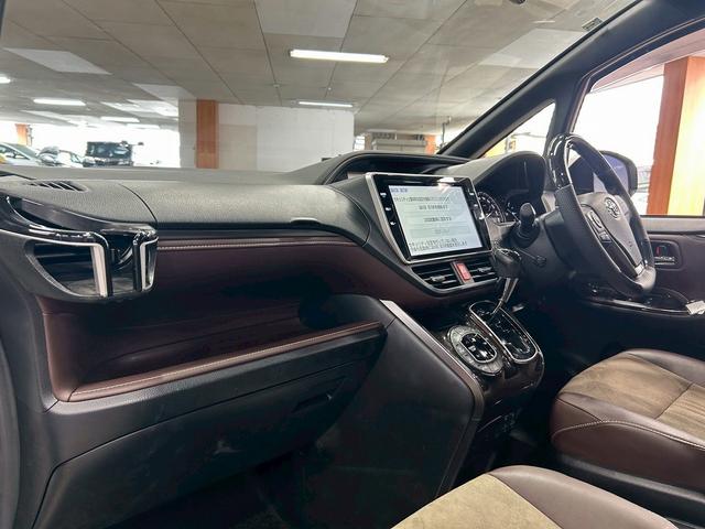 エスクァイア Ｇｉ　プレミアムパッケージ　トヨタセーフティセンス（禁煙車）（後期型）（黒半革シート）（純正フリップダウン）（両側パワースライド）（純正ＳＤナビ）（コーナーセンサー）（シートヒーター）（ビルトインＥＴＣ）（純正１５インチＡＷ）（52枚目）