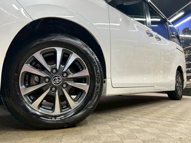 エスクァイア Ｇｉ　プレミアムパッケージ　トヨタセーフティセンス（禁煙車）（後期型）（黒半革シート）（純正フリップダウン）（両側パワースライド）（純正ＳＤナビ）（コーナーセンサー）（シートヒーター）（ビルトインＥＴＣ）（純正１５インチＡＷ）（55枚目）