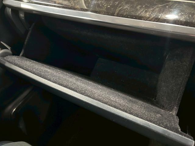 ヴェルファイア ２．５Ｚ　Ｇエディション　（禁煙車）（後期型）（フリップダウン）（両側パワスラ）（黒半革シート）（アルパインナビ）（バックカメラ）（レーダークルーズ）（シートメモリ）（シートヒーター）（コーナーセンサー）（純正１８ＡＷ）（54枚目）