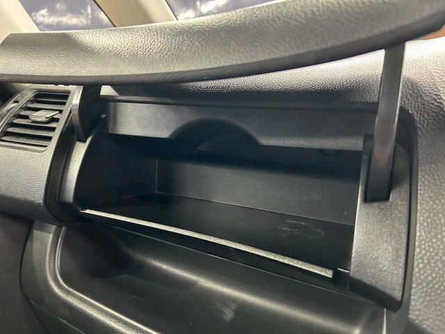 セレナ ライダー　ブラックライン　（禁煙車）（両側パワースライド）（純正ＳＤナビ）（バックカメラ）（クルーズコントロール）（ビルトインＥＴＣ）（ＨＩＤヘッド）（スマートキー＆プッシュスタート）（フォグランプ）（純正１６インチＡＷ）（39枚目）