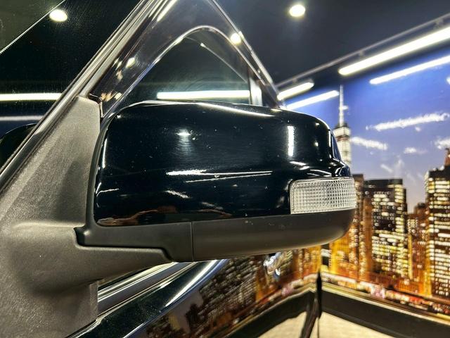 セレナ ライダー　ブラックライン　（禁煙車）（両側パワースライド）（純正ＳＤナビ）（バックカメラ）（クルーズコントロール）（ビルトインＥＴＣ）（ＨＩＤヘッド）（スマートキー＆プッシュスタート）（フォグランプ）（純正１６インチＡＷ）（49枚目）