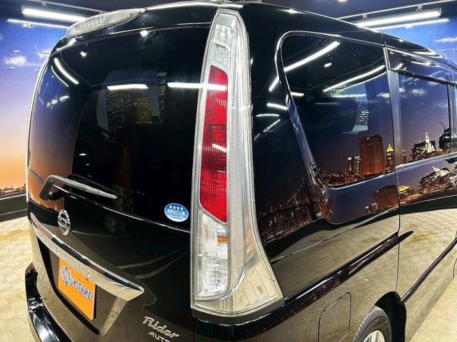 セレナ ライダー　ブラックライン　（禁煙車）（両側パワースライド）（純正ＳＤナビ）（バックカメラ）（クルーズコントロール）（ビルトインＥＴＣ）（ＨＩＤヘッド）（スマートキー＆プッシュスタート）（フォグランプ）（純正１６インチＡＷ）（64枚目）