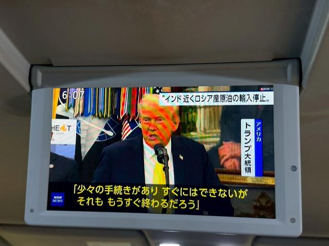 エルグランド ２５０ハイウェイスターアーバンクロム　（禁煙車）（両側パワースライド）（フリップダウンモニター）（メーカーＨＤＤナビ）（アラウンドビューモニター）（ハーフレザー）（ビルトインＥＴＣ）（ＨＩＤヘッド）（オットマン）（純正１８インチＡＷ）（8枚目）