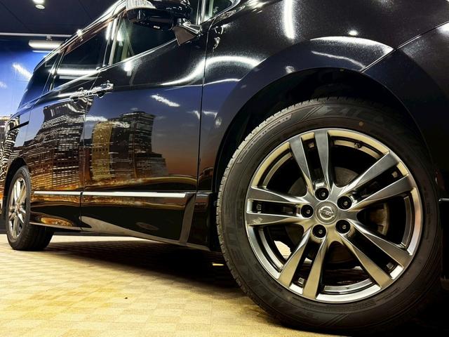 エルグランド ２５０ハイウェイスターアーバンクロム　（禁煙車）（両側パワースライド）（フリップダウンモニター）（メーカーＨＤＤナビ）（アラウンドビューモニター）（ハーフレザー）（ビルトインＥＴＣ）（ＨＩＤヘッド）（オットマン）（純正１８インチＡＷ）（17枚目）