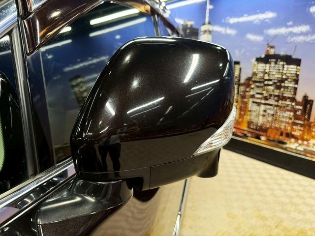 エルグランド ２５０ハイウェイスターアーバンクロム　（禁煙車）（両側パワースライド）（フリップダウンモニター）（メーカーＨＤＤナビ）（アラウンドビューモニター）（ハーフレザー）（ビルトインＥＴＣ）（ＨＩＤヘッド）（オットマン）（純正１８インチＡＷ）（47枚目）