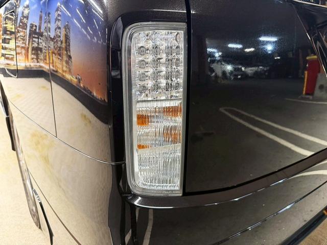 エルグランド ２５０ハイウェイスターアーバンクロム　（禁煙車）（両側パワースライド）（フリップダウンモニター）（メーカーＨＤＤナビ）（アラウンドビューモニター）（ハーフレザー）（ビルトインＥＴＣ）（ＨＩＤヘッド）（オットマン）（純正１８インチＡＷ）（50枚目）