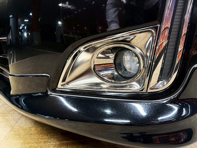 エルグランド ２５０ハイウェイスターアーバンクロム　（禁煙車）（両側パワースライド）（フリップダウンモニター）（メーカーＨＤＤナビ）（アラウンドビューモニター）（ハーフレザー）（ビルトインＥＴＣ）（ＨＩＤヘッド）（オットマン）（純正１８インチＡＷ）（59枚目）