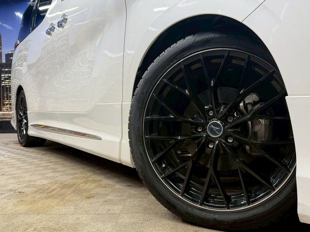 ヴェルファイア ２．５Ｚ　Ａエディション　トヨタセーフティ（禁煙車）（後期型）（モデリスタフルエアロ）（サンルーフ）（両側電動スライドドア）（デジタルインナーミラー）（純正ナビ（レーダークルーズ）（オットマン）（ＥＴＣ）（社外１９インチＡＷ）（17枚目）