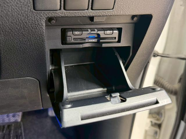ヴェルファイア ２．５Ｚ　Ａエディション　トヨタセーフティ（禁煙車）（後期型）（モデリスタフルエアロ）（サンルーフ）（両側電動スライドドア）（デジタルインナーミラー）（純正ナビ（レーダークルーズ）（オットマン）（ＥＴＣ）（社外１９インチＡＷ）（49枚目）