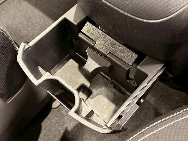 セレナ ライダーブラックラインＳ－ＨＶアドバンスドセーフティ　（禁煙車）（ライダー専用スポイラー）（両側パワースライド）（純正ＳＤナビ）（アラウンドビュー）（クルコン）（ビルトインＥＴＣ）（ＬＥＤヘッド）（スマートキー＆プッシュスタート）（純正１６インチＡＷ）（44枚目）