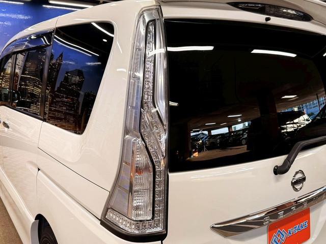 セレナ ライダーブラックラインＳ－ＨＶアドバンスドセーフティ　（禁煙車）（ライダー専用スポイラー）（両側パワースライド）（純正ＳＤナビ）（アラウンドビュー）（クルコン）（ビルトインＥＴＣ）（ＬＥＤヘッド）（スマートキー＆プッシュスタート）（純正１６インチＡＷ）（61枚目）