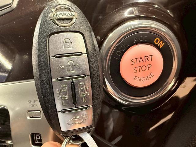 エルグランド ３５０ハイウェイスタープレミアム　（禁煙車）（黒本革シート）（両側パワースライド）（フリップダウンモニター）（アラウンドビューモニター）（純正ＨＤＤナビ）（ビルトインＥＴＣ）（パワーシート）（シートヒーター）（純正１８インチＡＷ）（16枚目）