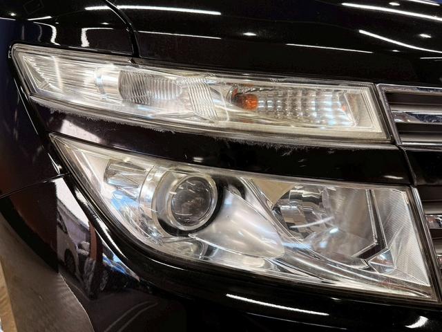 エルグランド ３５０ハイウェイスタープレミアム　（禁煙車）（黒本革シート）（両側パワースライド）（フリップダウンモニター）（アラウンドビューモニター）（純正ＨＤＤナビ）（ビルトインＥＴＣ）（パワーシート）（シートヒーター）（純正１８インチＡＷ）（17枚目）