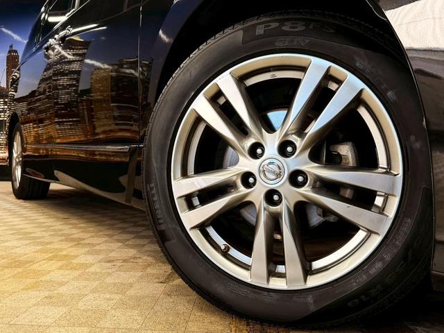 エルグランド ３５０ハイウェイスタープレミアム　（禁煙車）（黒本革シート）（両側パワースライド）（フリップダウンモニター）（アラウンドビューモニター）（純正ＨＤＤナビ）（ビルトインＥＴＣ）（パワーシート）（シートヒーター）（純正１８インチＡＷ）（19枚目）